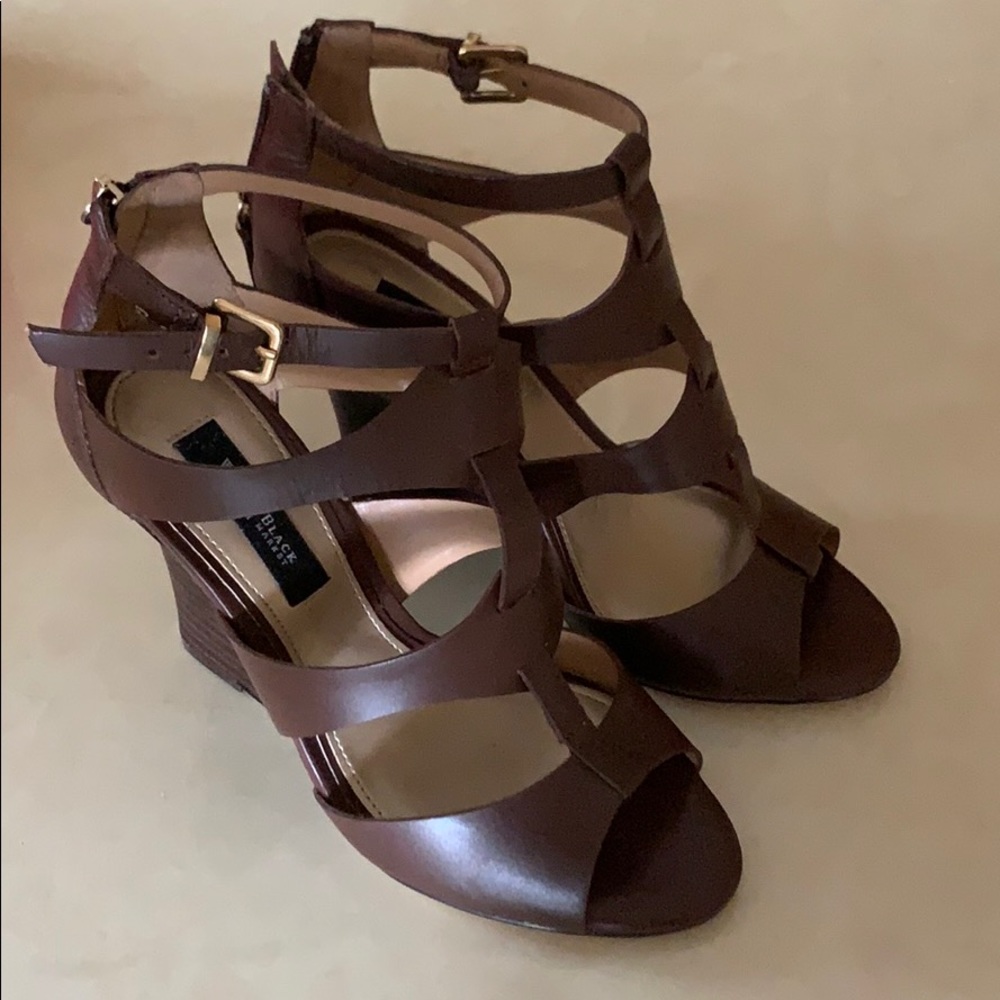 White House Brown wedges